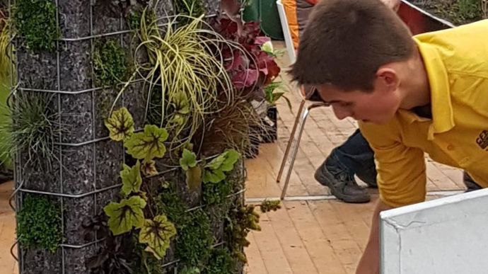 Théo Jeanroy pendant les épreuves aux Olympiades des métiers. Il concourrait tout en préparant son installation. ©Théo Jeanroy